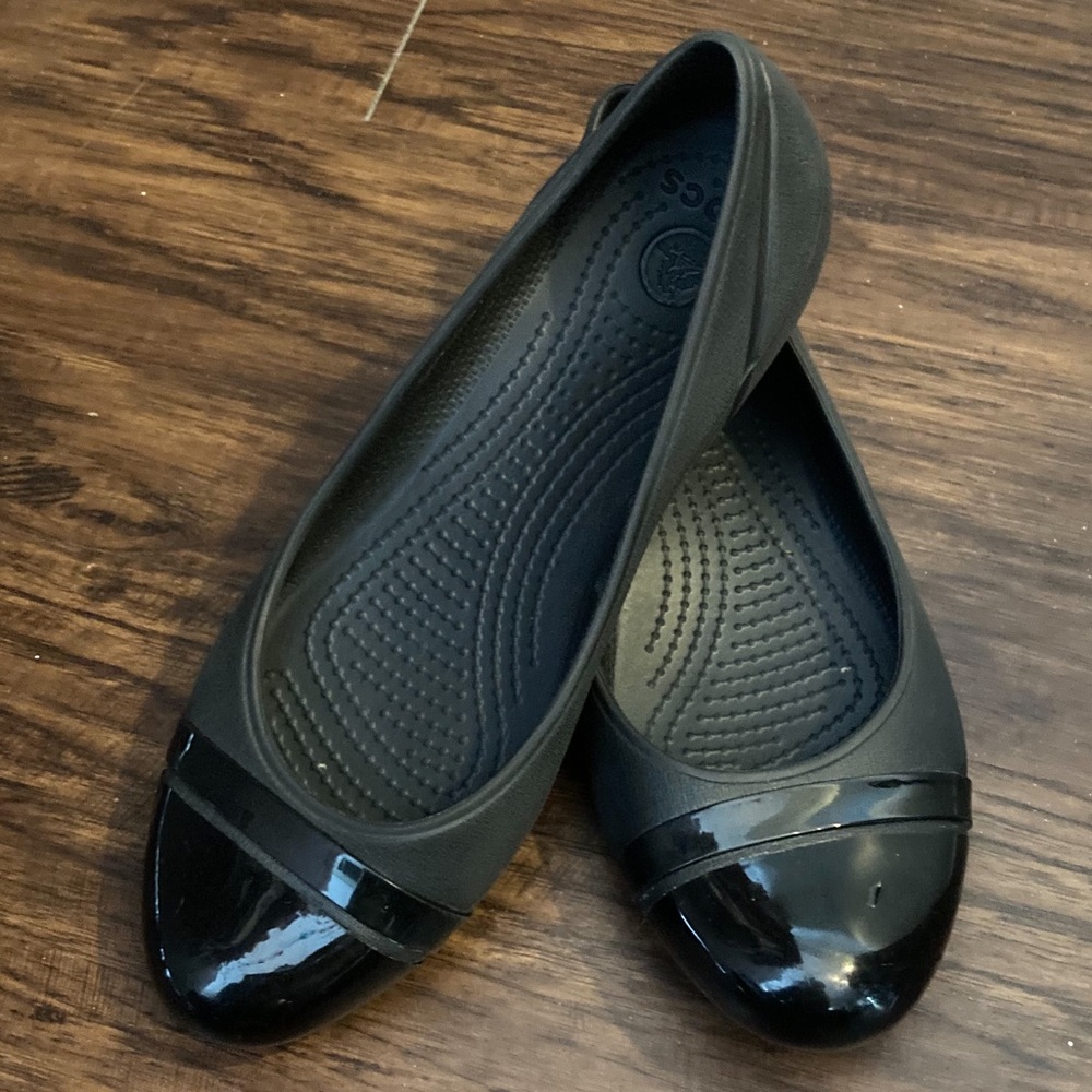 CROCS Black Flats